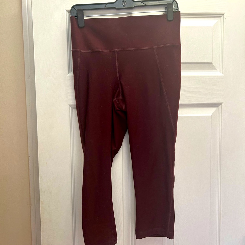 Old Navy Active Burgundy Leggings sz L